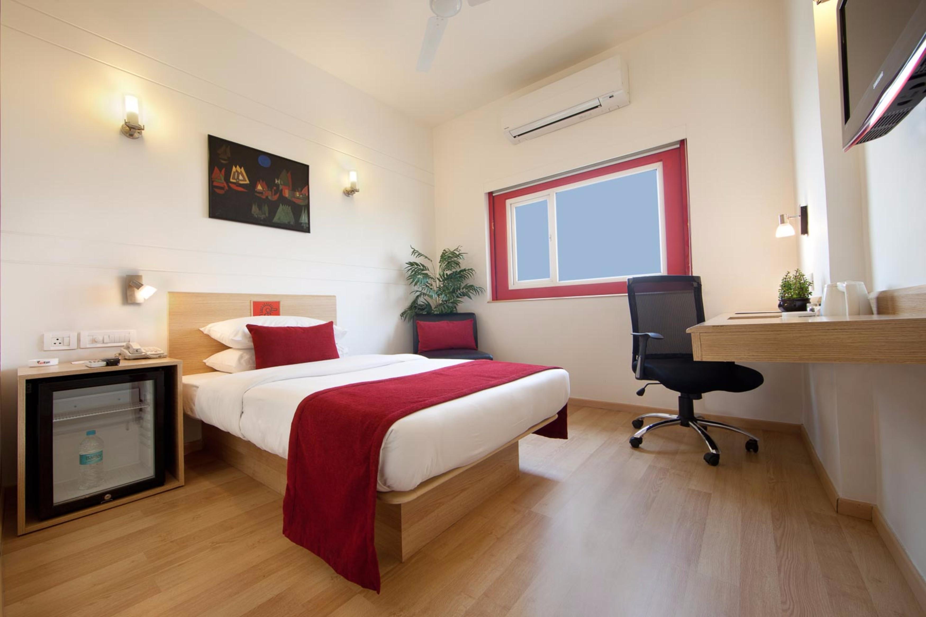 Red Fox Hotel, จัณฑีครห์ ภายนอก รูปภาพ