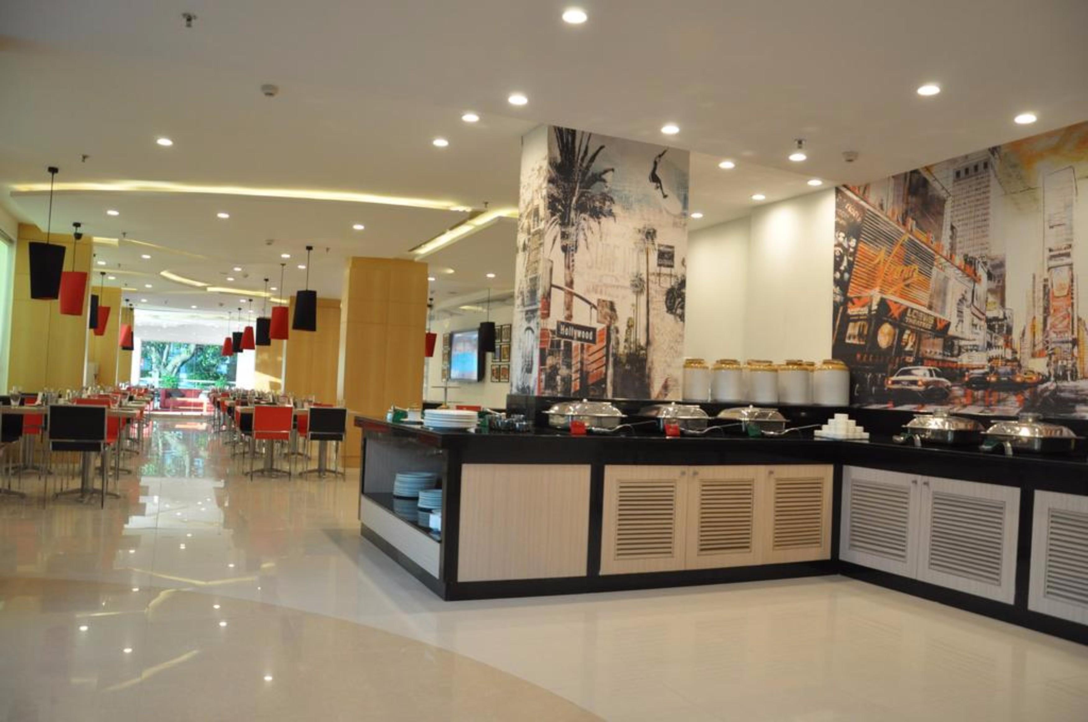 Red Fox Hotel, จัณฑีครห์ ภายนอก รูปภาพ