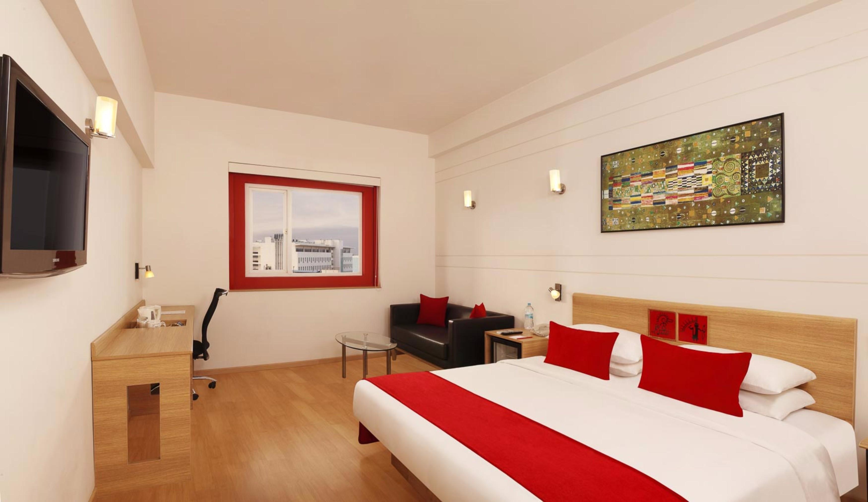 Red Fox Hotel, จัณฑีครห์ ภายนอก รูปภาพ