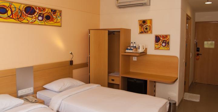 Red Fox Hotel, จัณฑีครห์ ภายนอก รูปภาพ