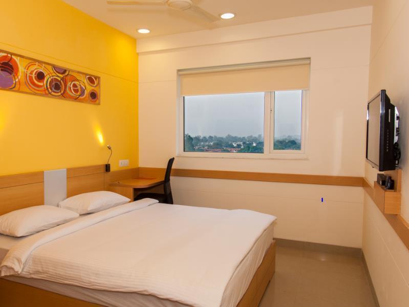 Red Fox Hotel, จัณฑีครห์ ภายนอก รูปภาพ