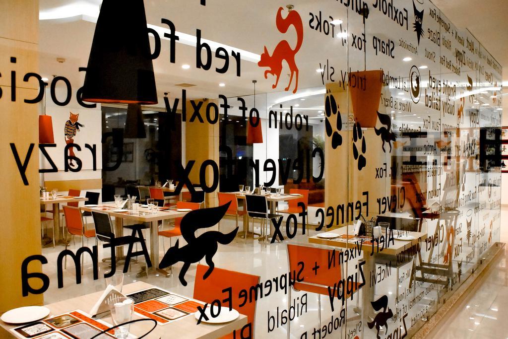 Red Fox Hotel, จัณฑีครห์ ภายนอก รูปภาพ