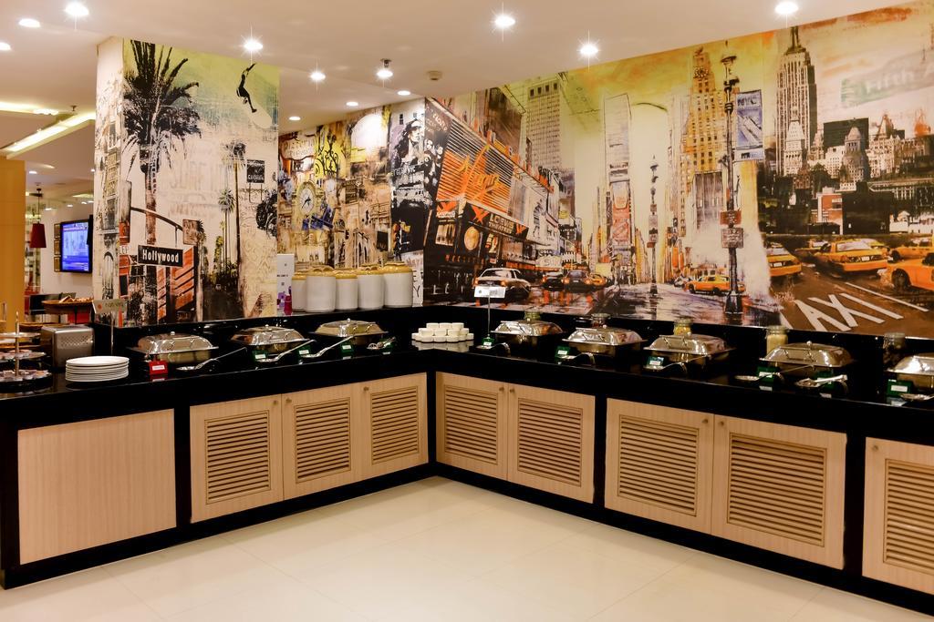 Red Fox Hotel, จัณฑีครห์ ภายนอก รูปภาพ