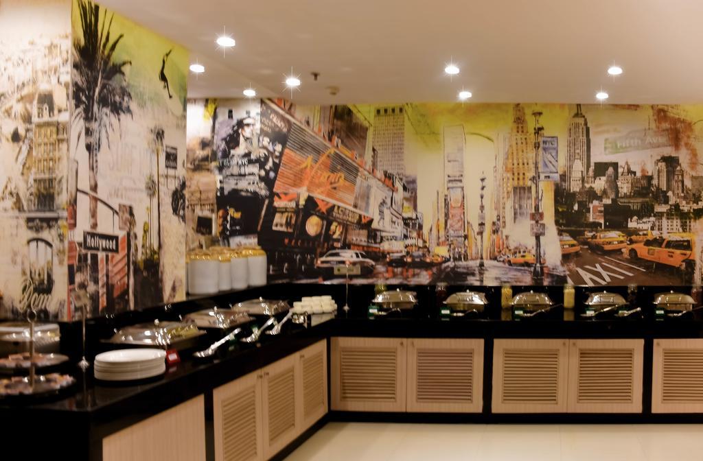 Red Fox Hotel, จัณฑีครห์ ภายนอก รูปภาพ