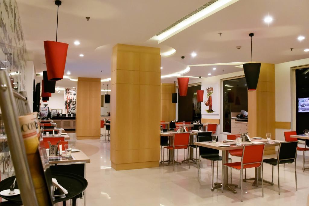 Red Fox Hotel, จัณฑีครห์ ภายนอก รูปภาพ